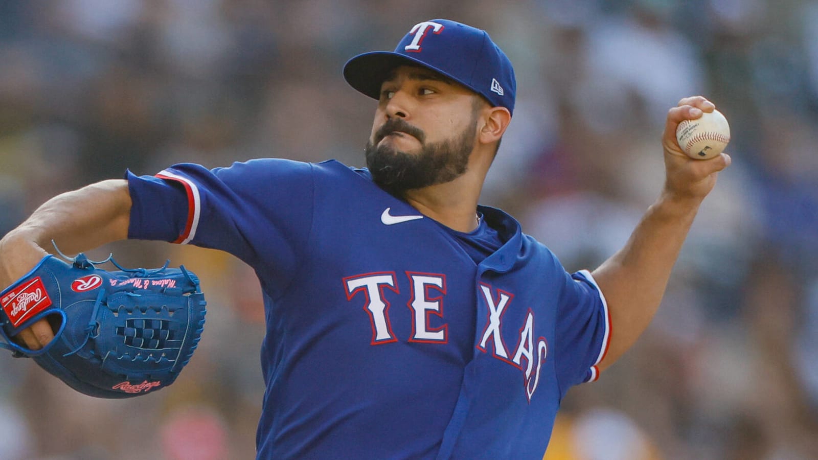 Rangers move veteran lefty to bullpen