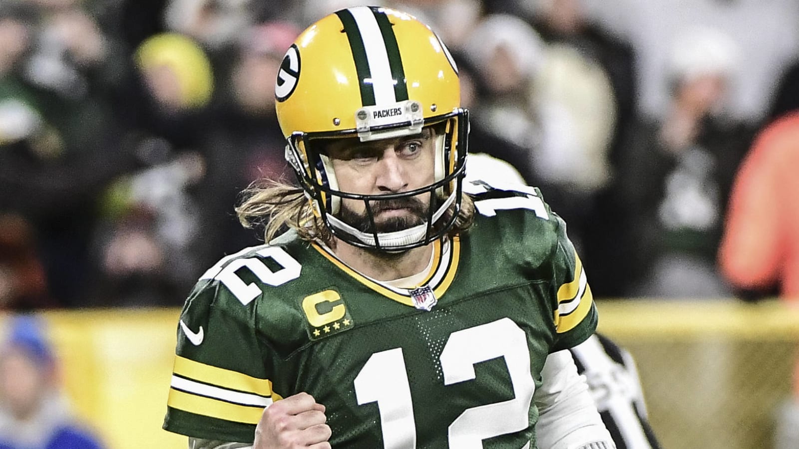 Social media reacts to Aaron Rodgers, Erin Andrews hug after socially-distanced interview