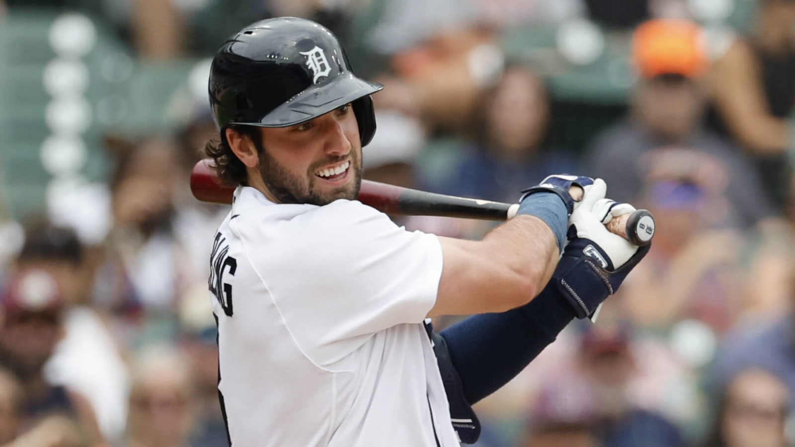 Watch: Tigers outfielder's home run robbery left announcers stunned