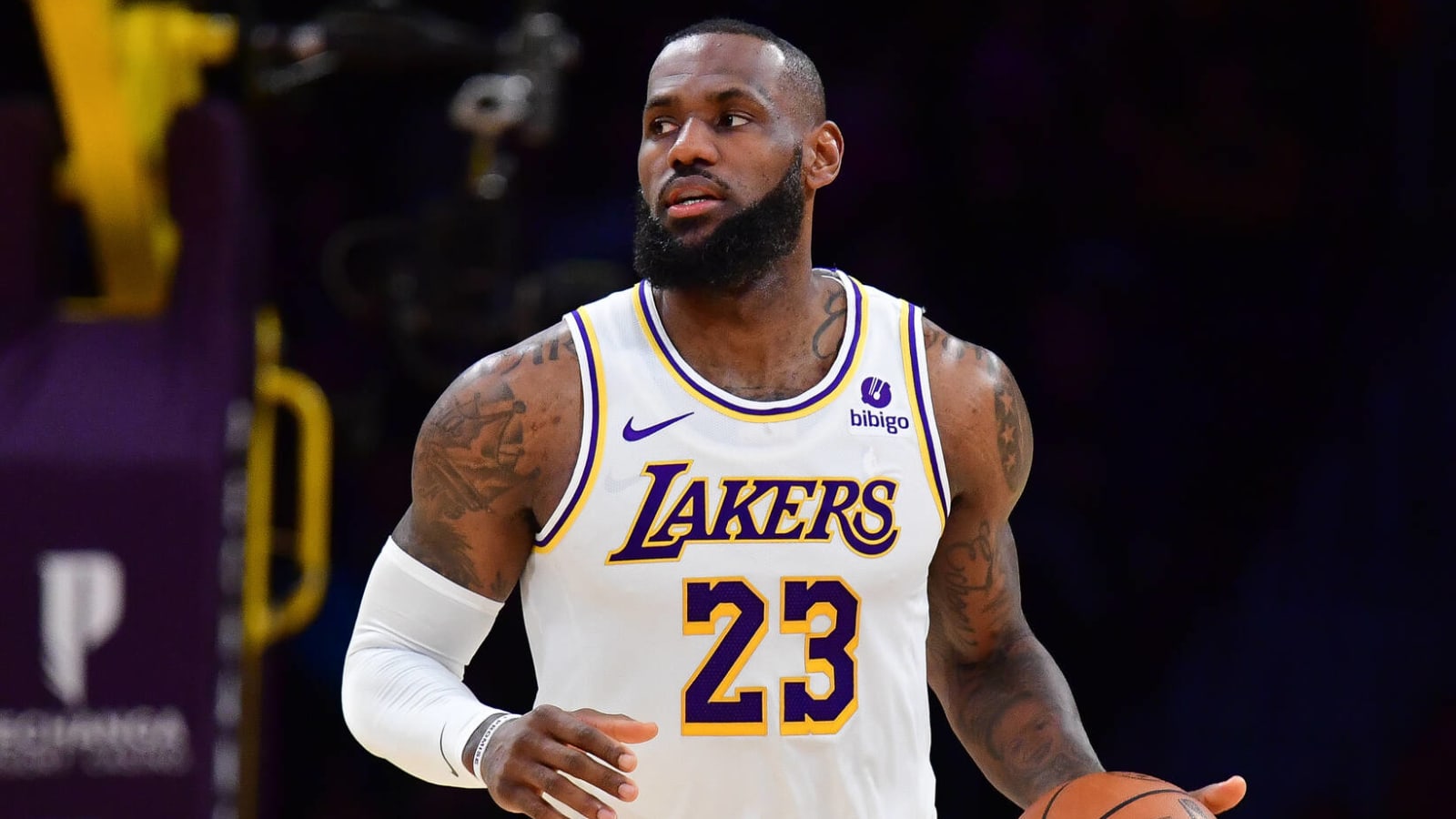 Lakers monitoring five teams on the trade front