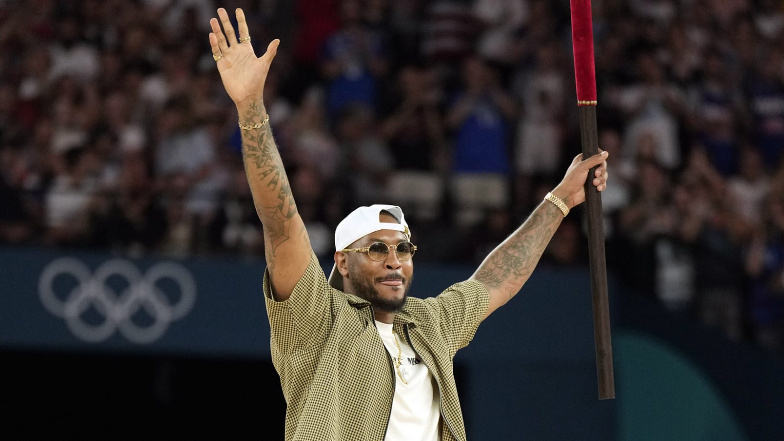 Carmelo Anthony sends message to son Kiyan after commitment news