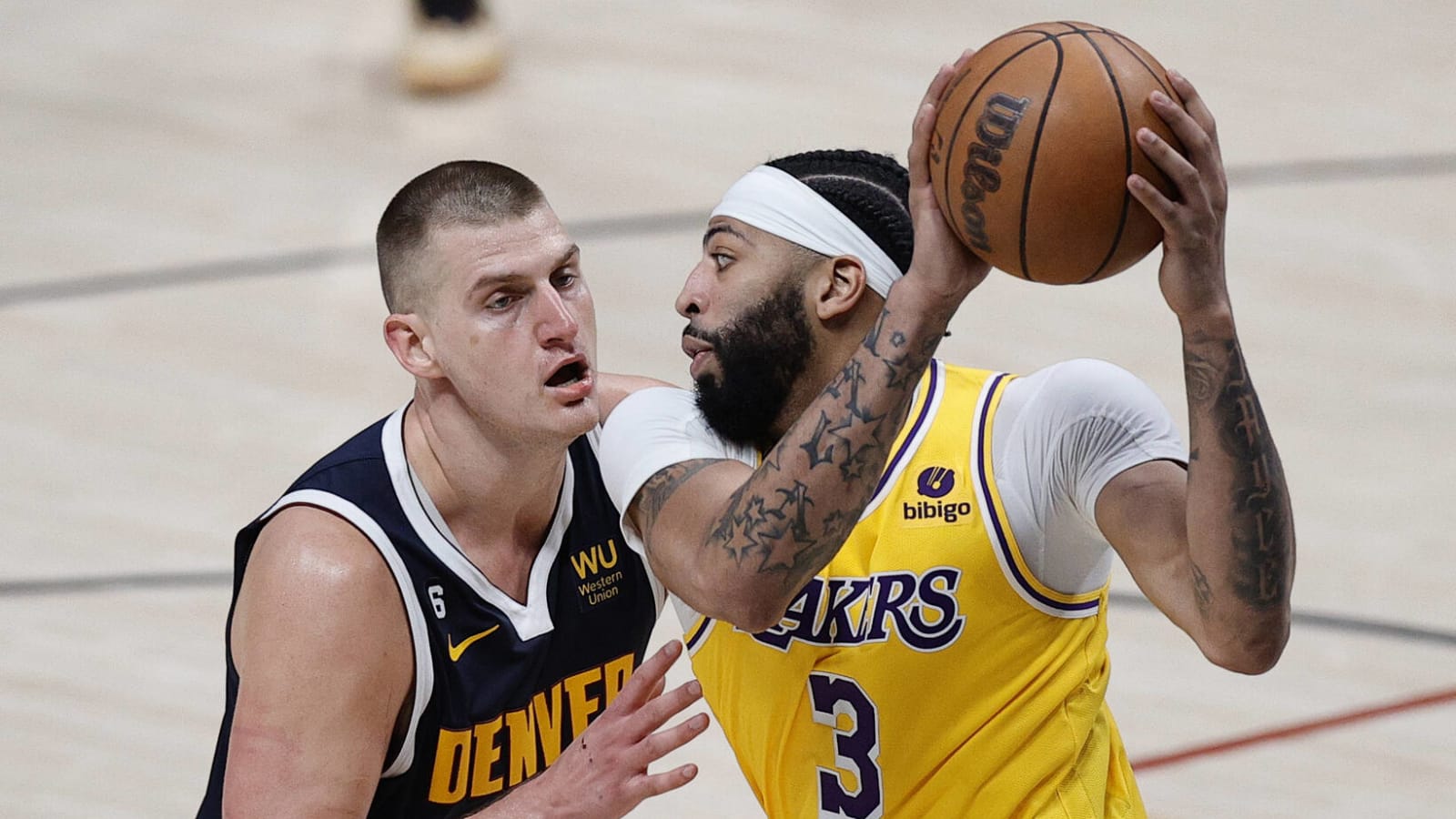 Anthony Davis trolled by Nuggets forward
