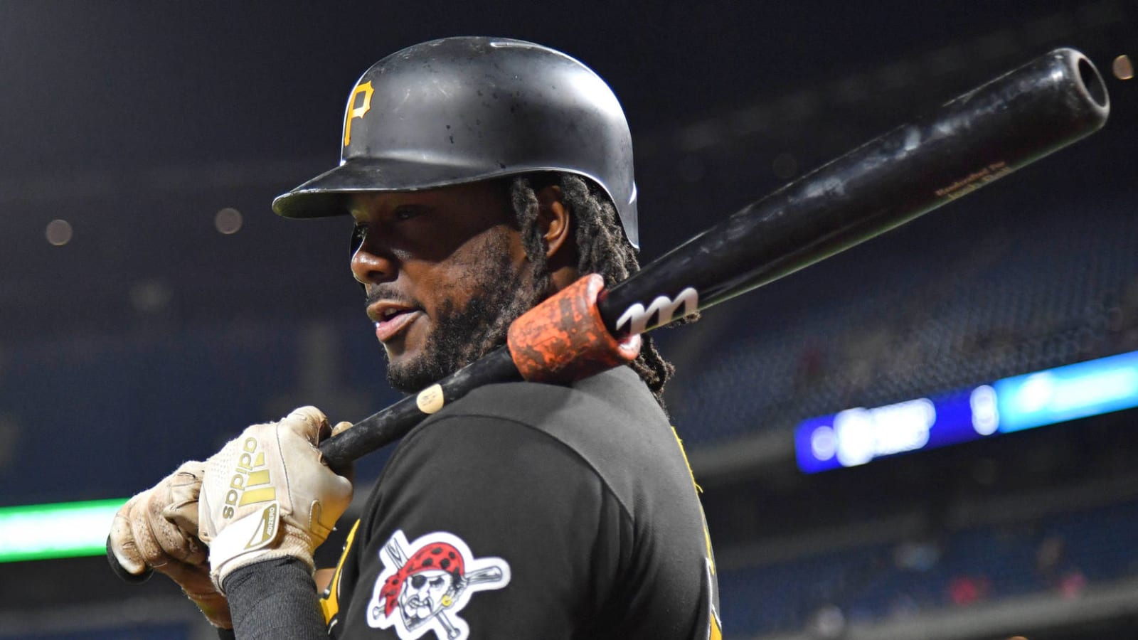 Pirates trade Josh Bell to Nationals