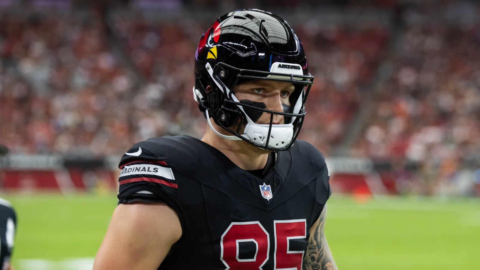 Watch Cardinals push TE Trey McBride across the goal line for TD