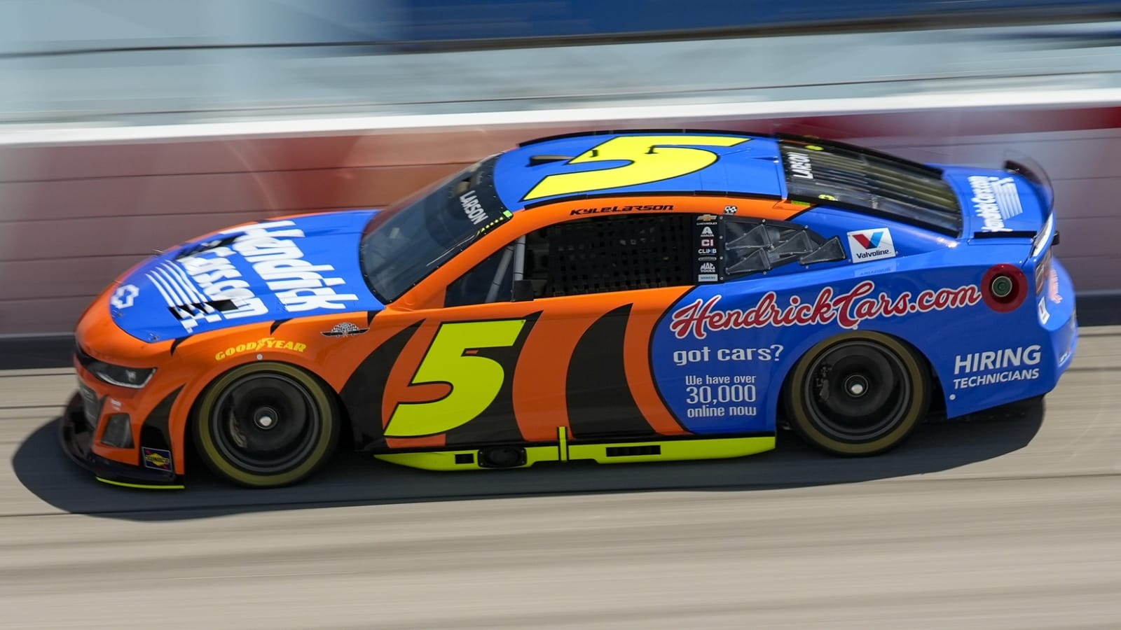 Watch: Kyle Larson crashes on Lap 4 of Goodyear 400 at Darlington