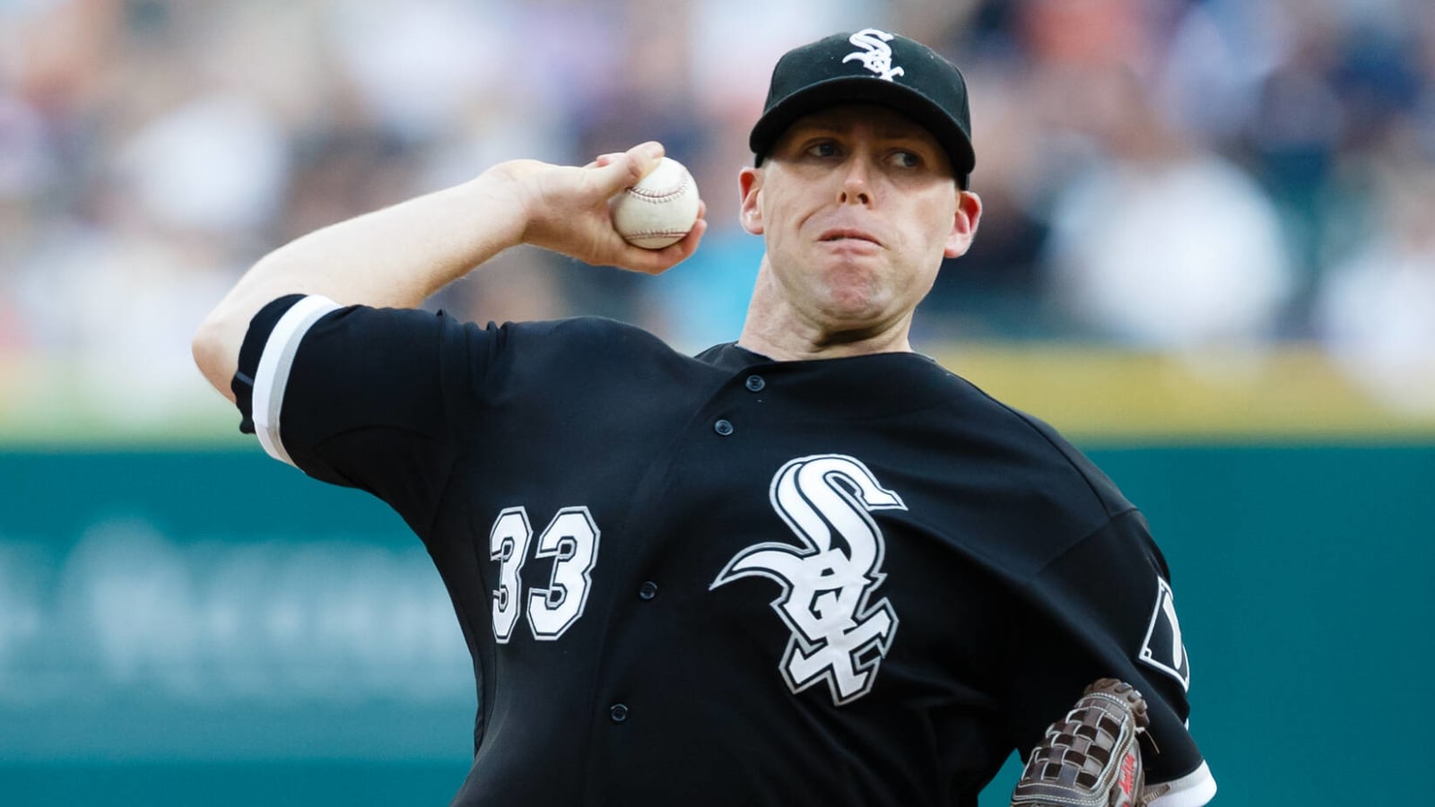 Tigers add former White Sox pitcher to coaching staff