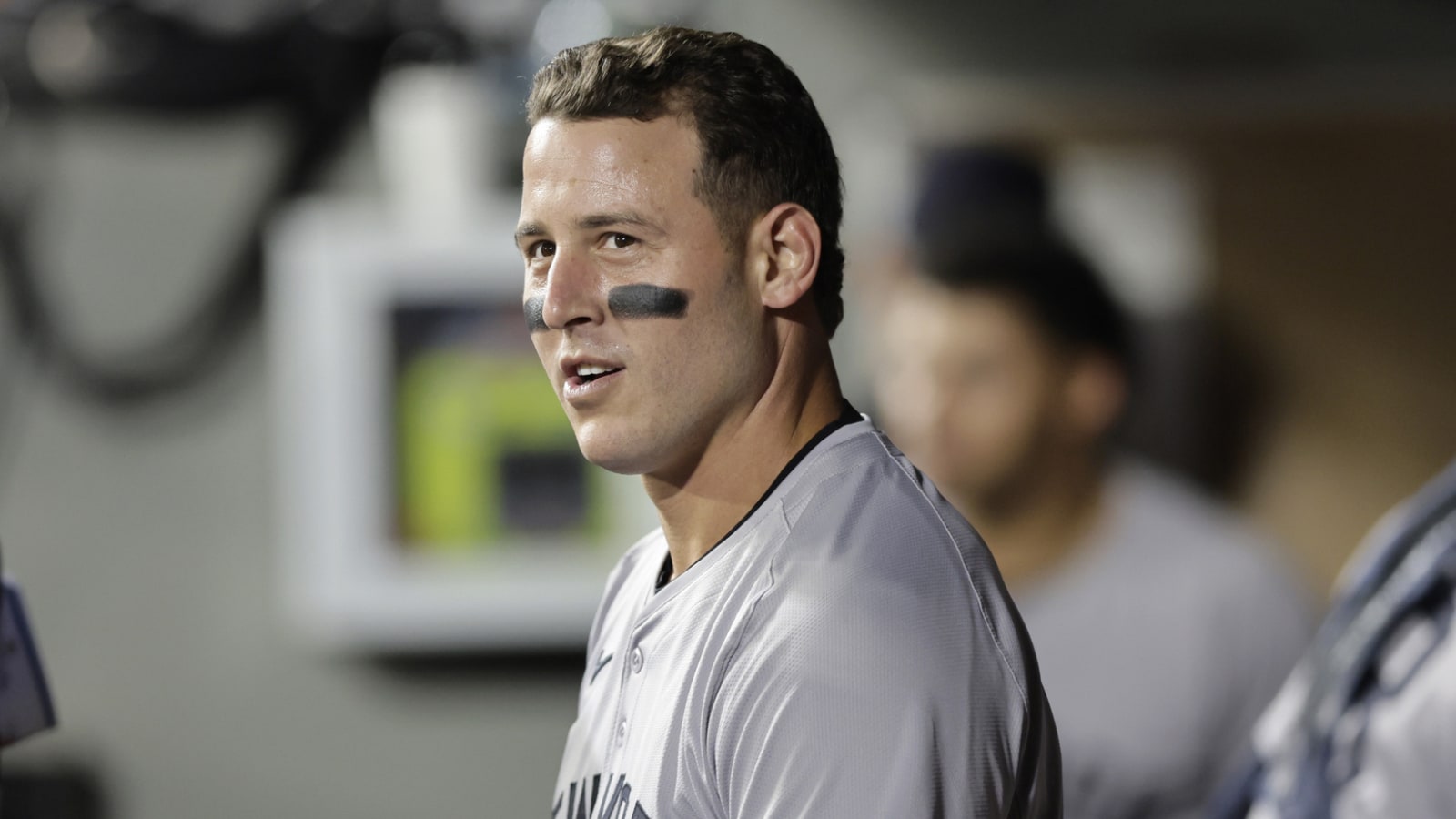 Letting Anthony Rizzo play through pain is risky for Yankees