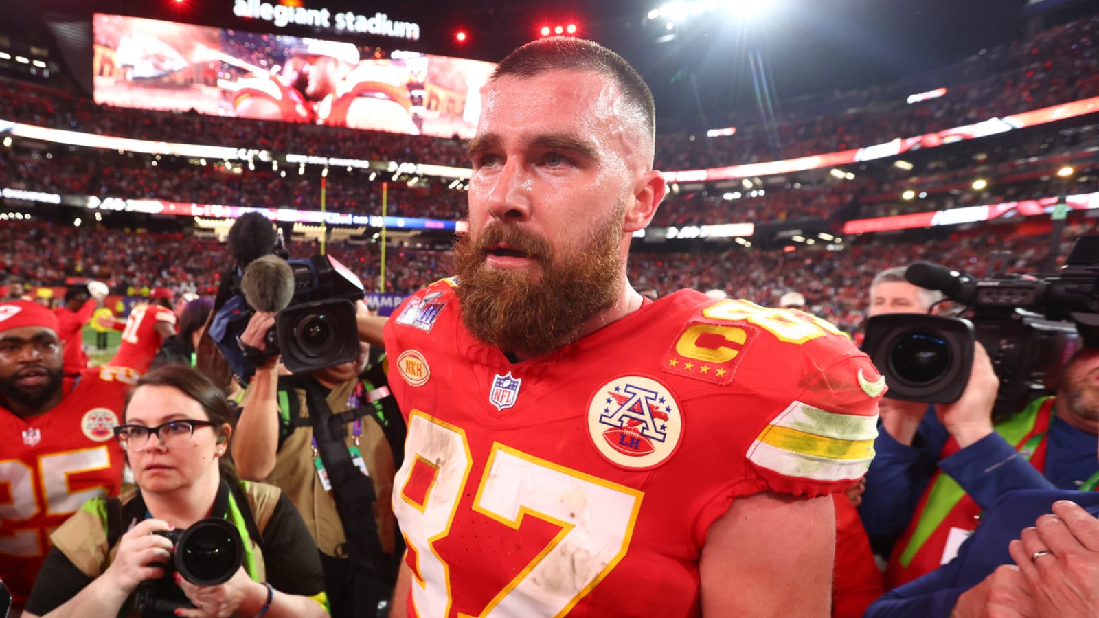 Travis Kelce reacts to Chiefs' Super Bowl rings typo