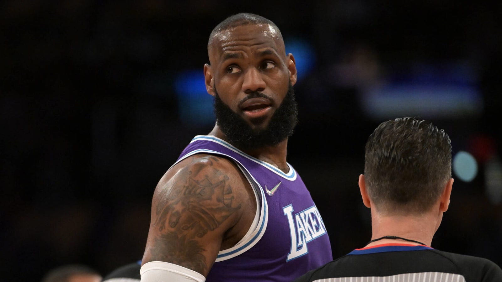 LeBron James out Lakers' final two games with ankle injury