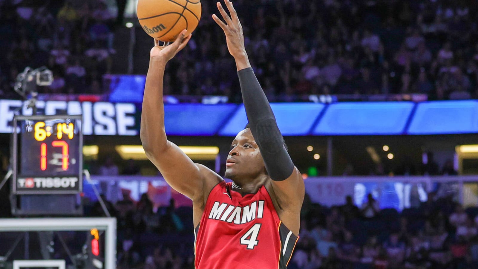 Grizzlies make expected move with Victor Oladipo