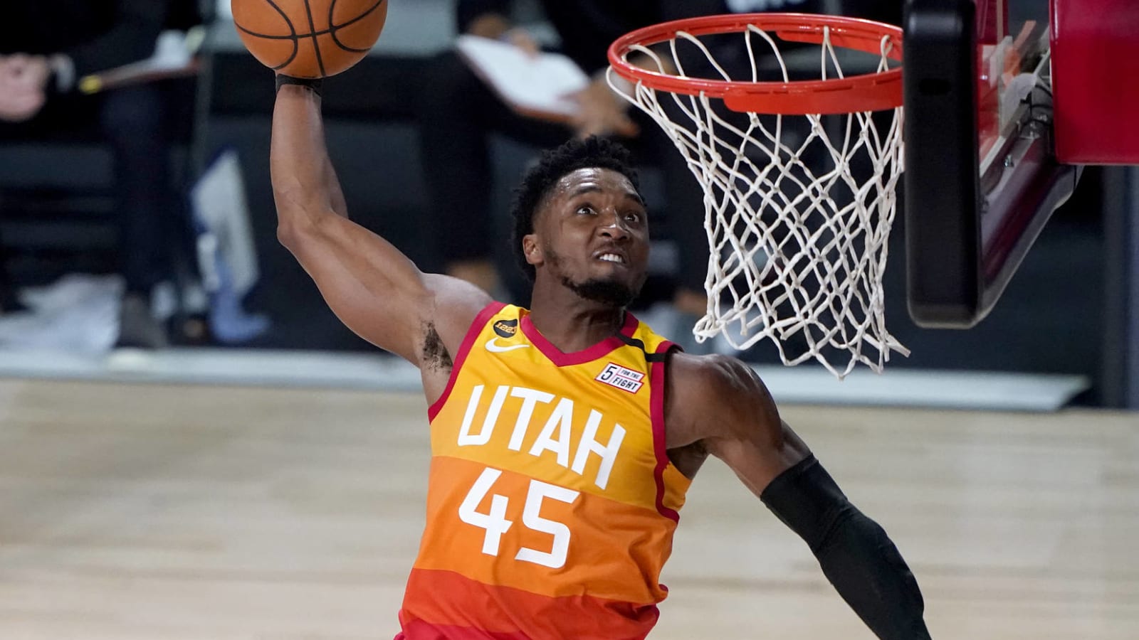 Donovan Mitchell lands five-year, $195M extension with Jazz