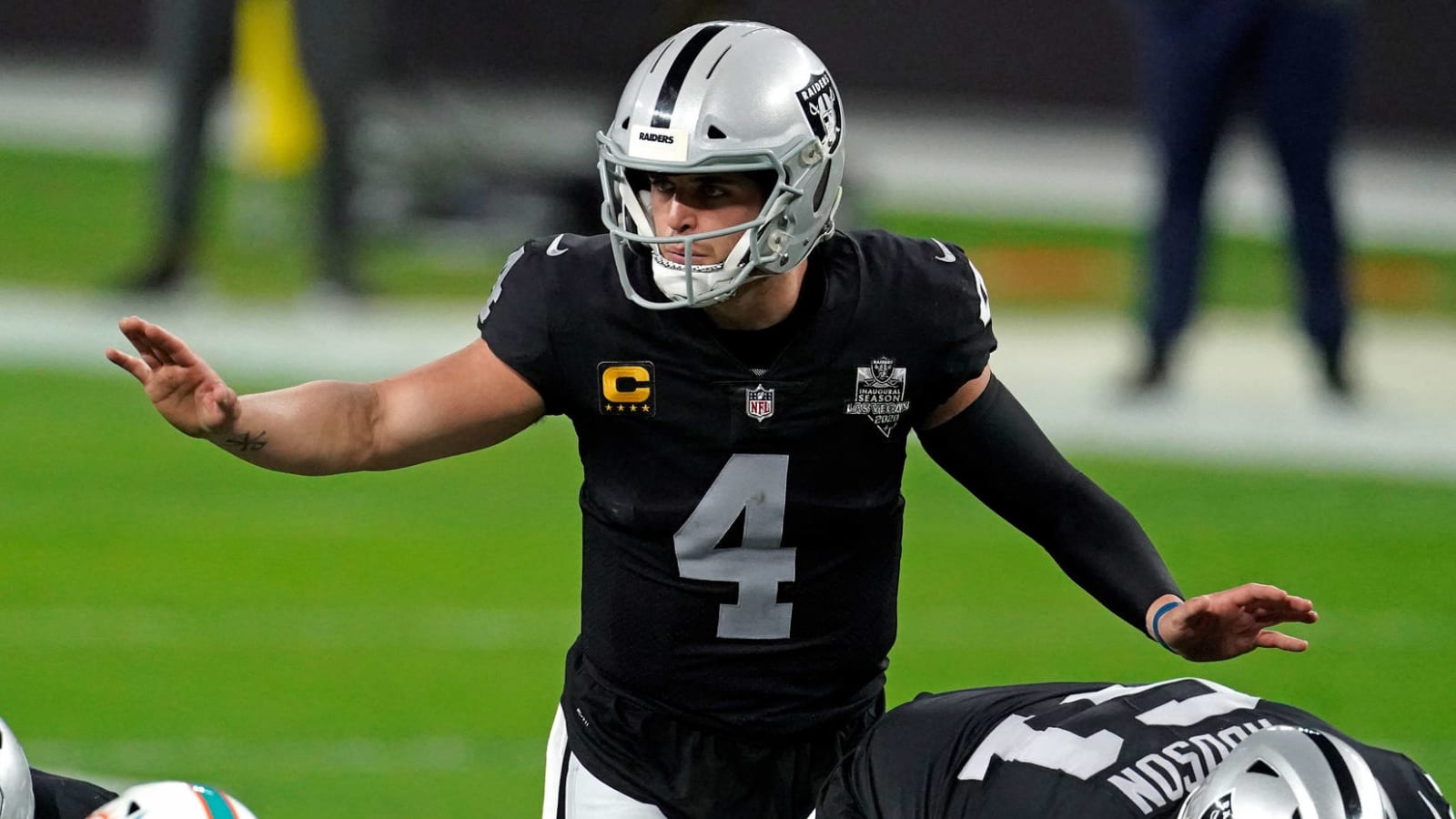 Report: Raiders turning down trade offers for Carr