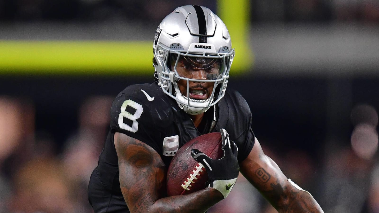 Raiders star RB to miss game vs. Chiefs