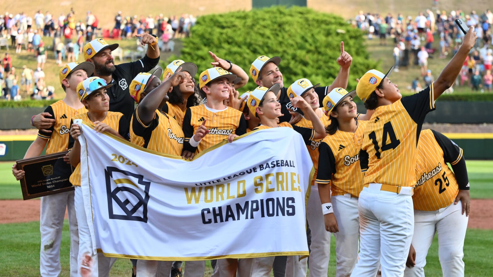 Watch: Florida wins LLWS on incredible walk-off bunt play
