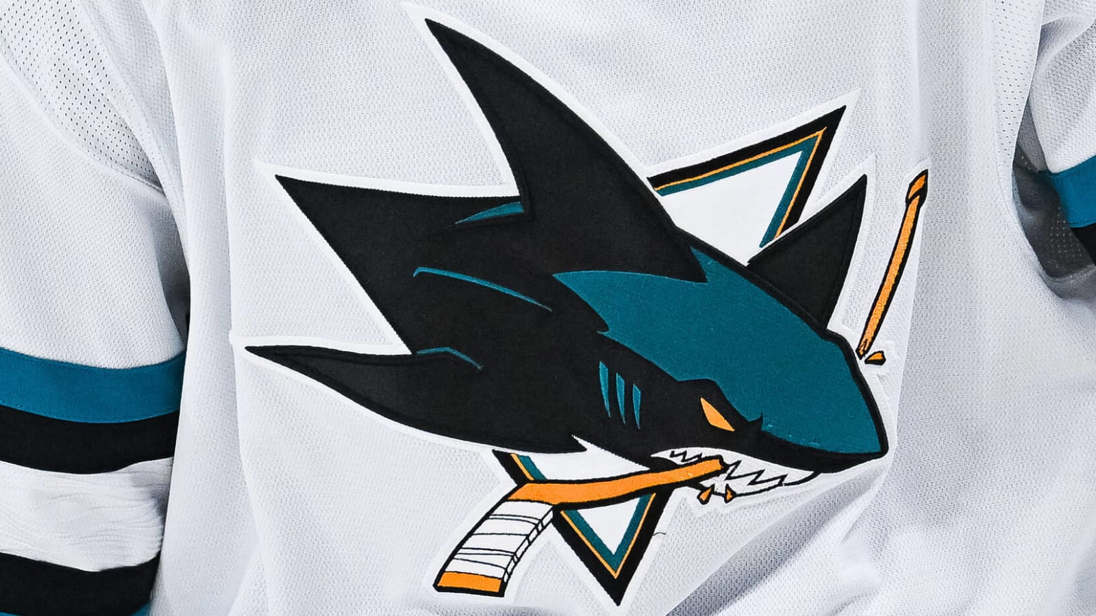 Sharks prospect 'overwhelmed defensively' at NHL level