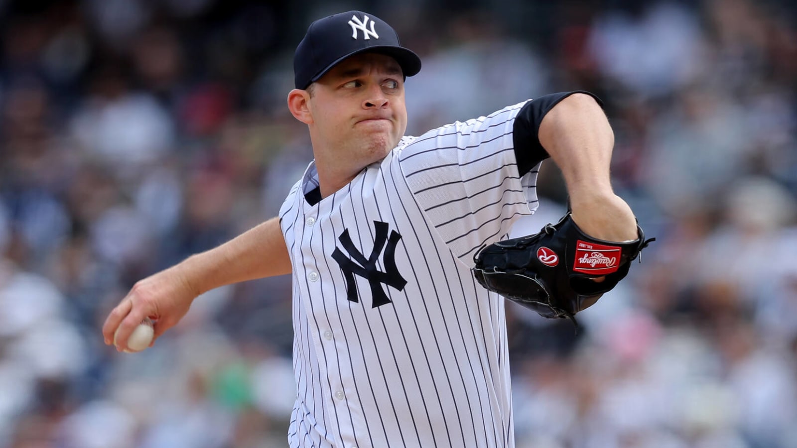 Watch: Yankees' Michael King tosses PitchCom device into stands