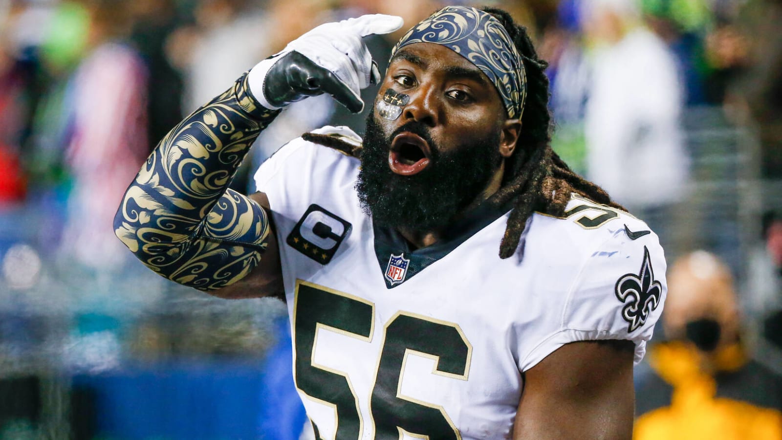 Saints sign Demario Davis to one-year extension