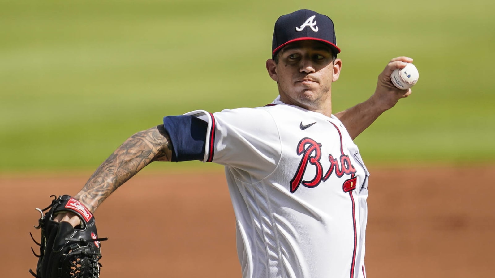 Braves' Tommy Milone placed on injured list with elbow inflammation