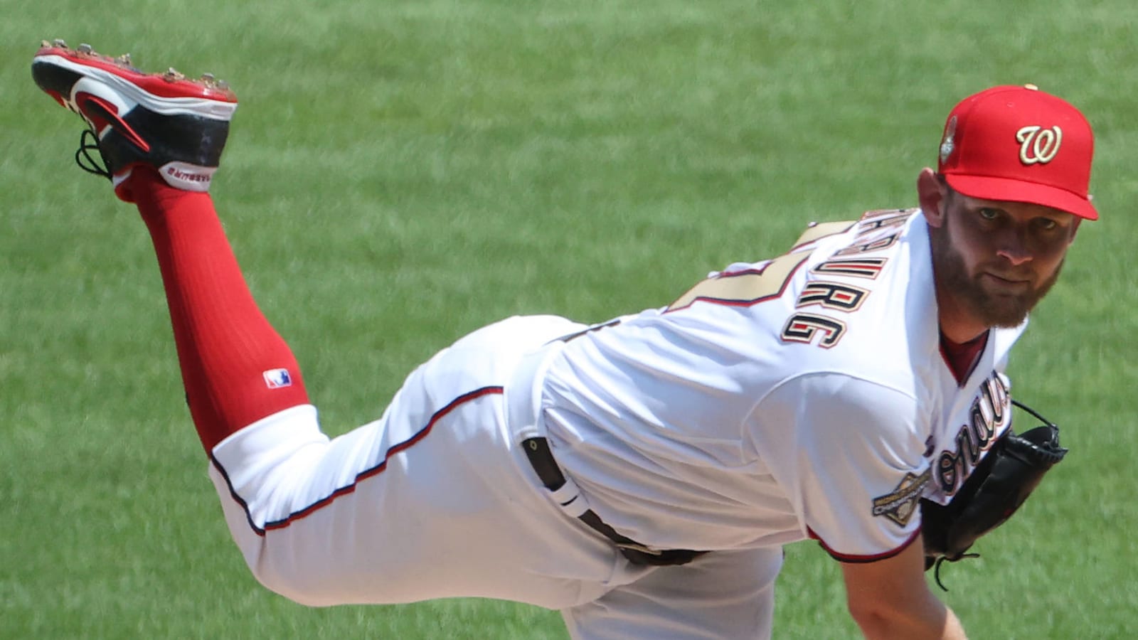 Nationals place Stephen Strasburg on IL with hand injury