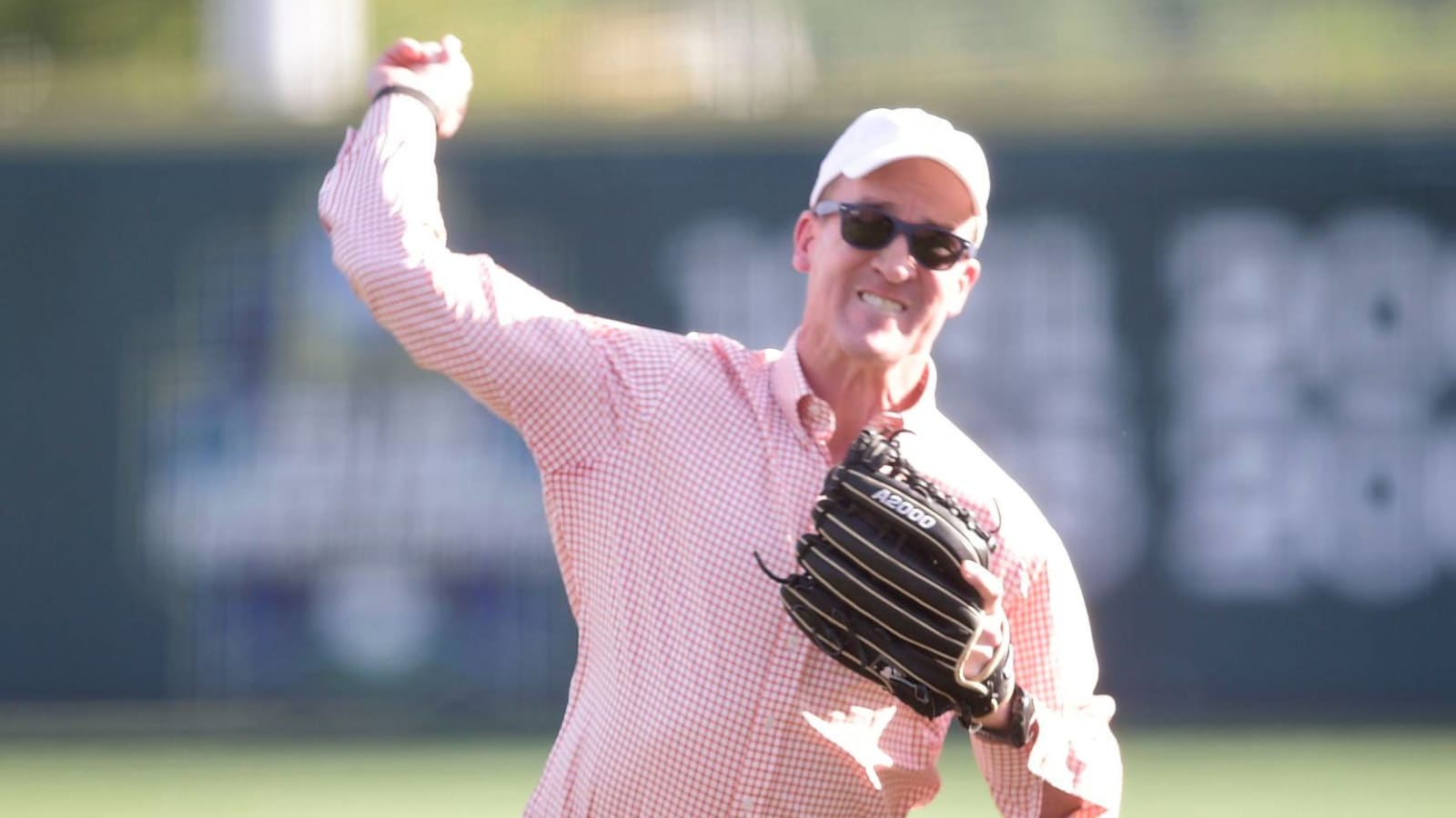 Peyton Manning teams with Tennessee baseball for ‘Omaha’ video