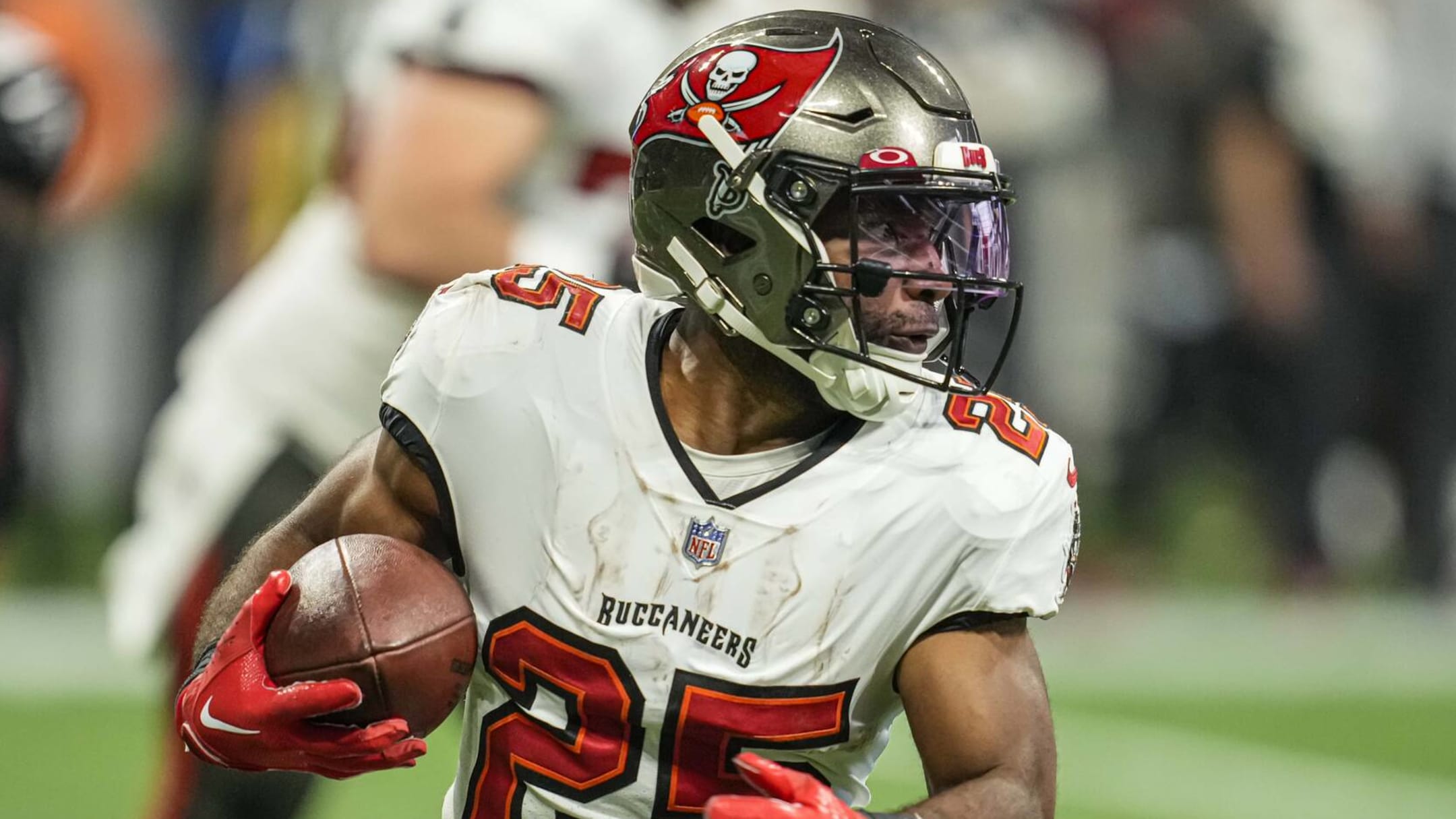 Giovani Bernard to return to Tampa Bay Bucs on one-year deal