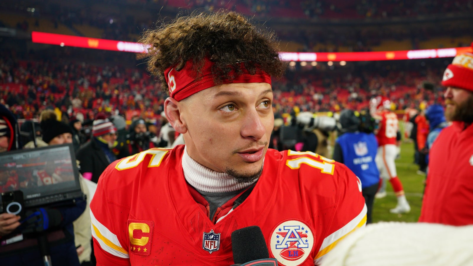 Patrick Mahomes&#39; Parents, Pat Sr. and Randi, Get Clear Message From Chiefs QB