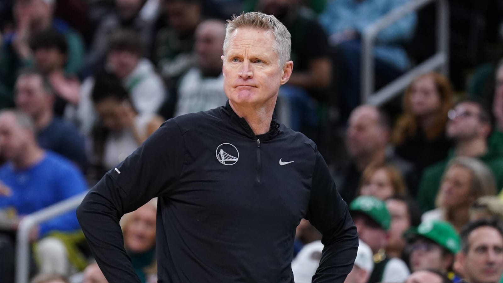 Steve Kerr defends sitting starters, wants shorter season