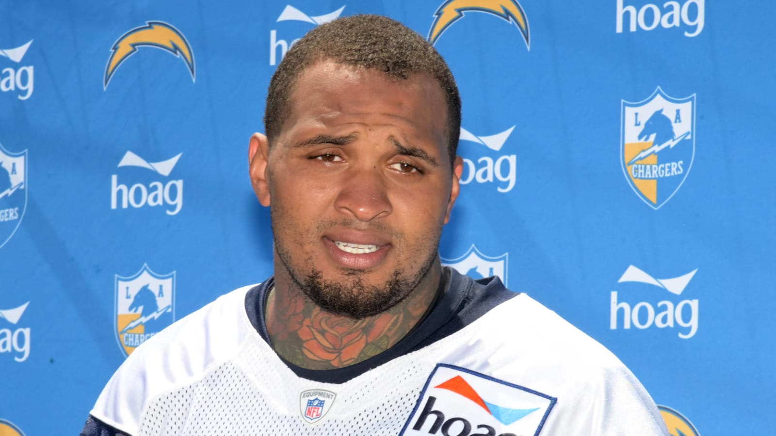 Chargers' Mike Pouncey cleared to play after neck surgery 