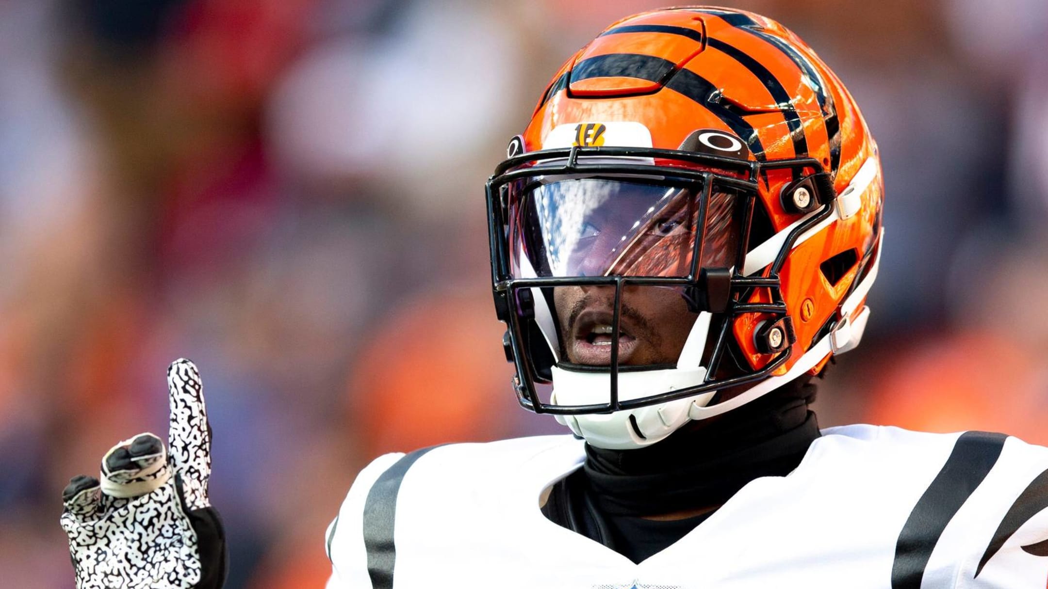 Bengals cornerback Eli Apple takes shot at Tyreek Hill after playoff win