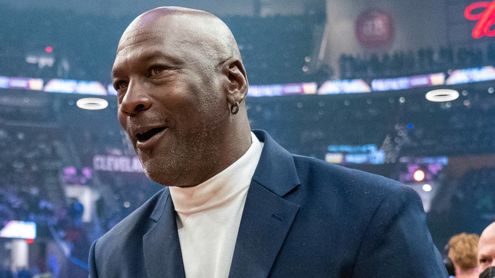 Jordan, Pippen make decisions on Bulls' Ring of Honor events