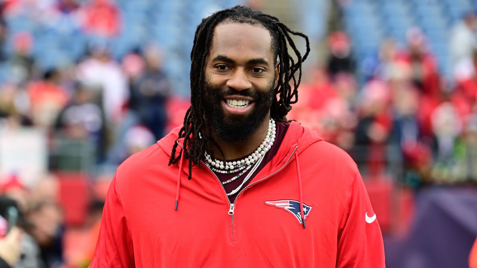 Star DB denies report that Pats offered him new deal