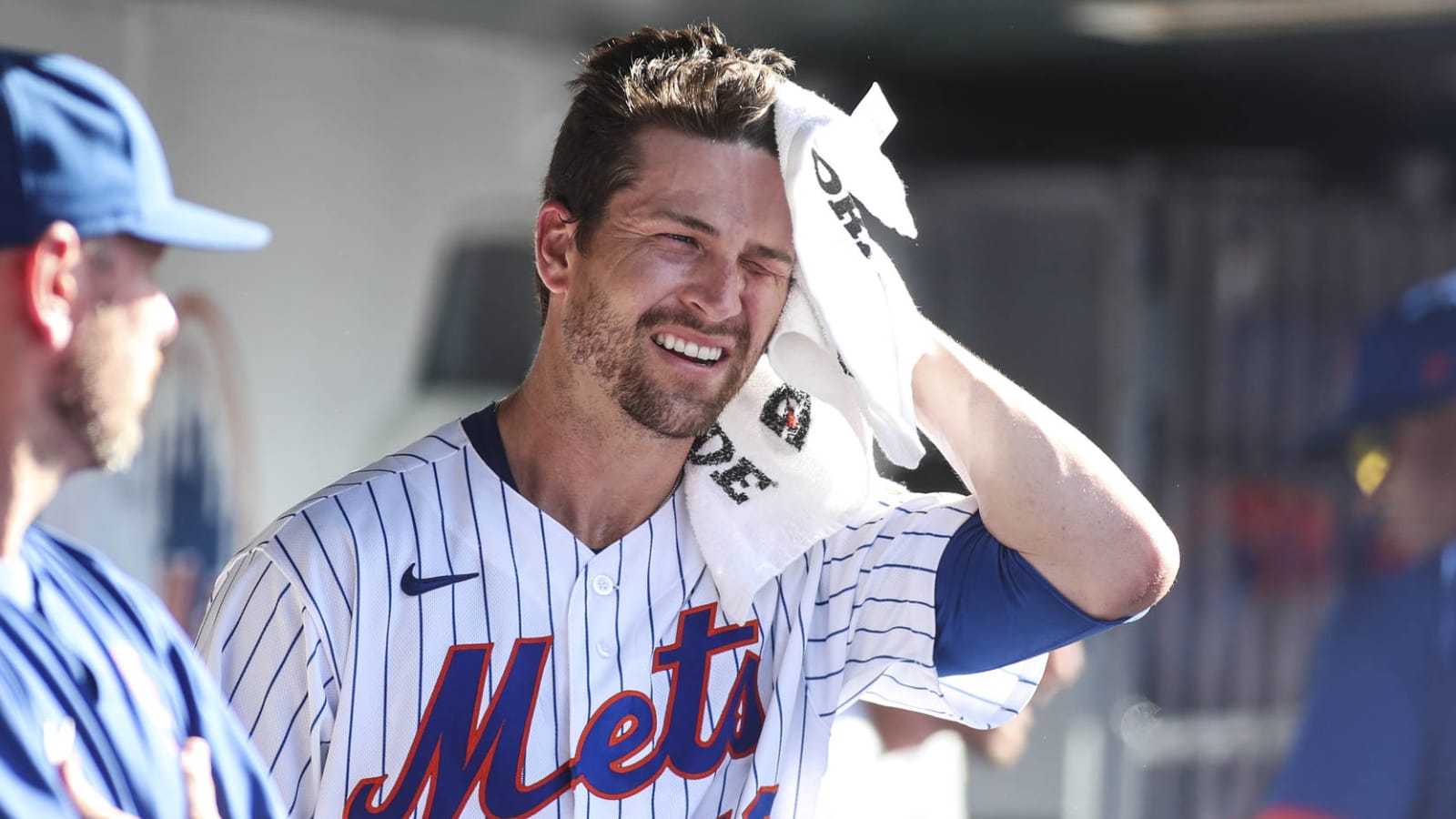 Mets place deGrom on IL with forearm tightness