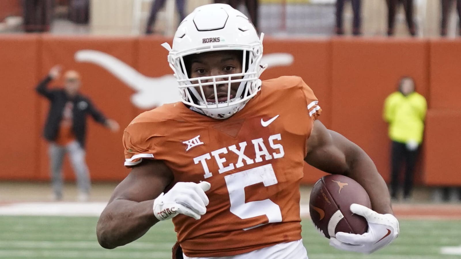 Eagles take two from Texas in latest mock draft
