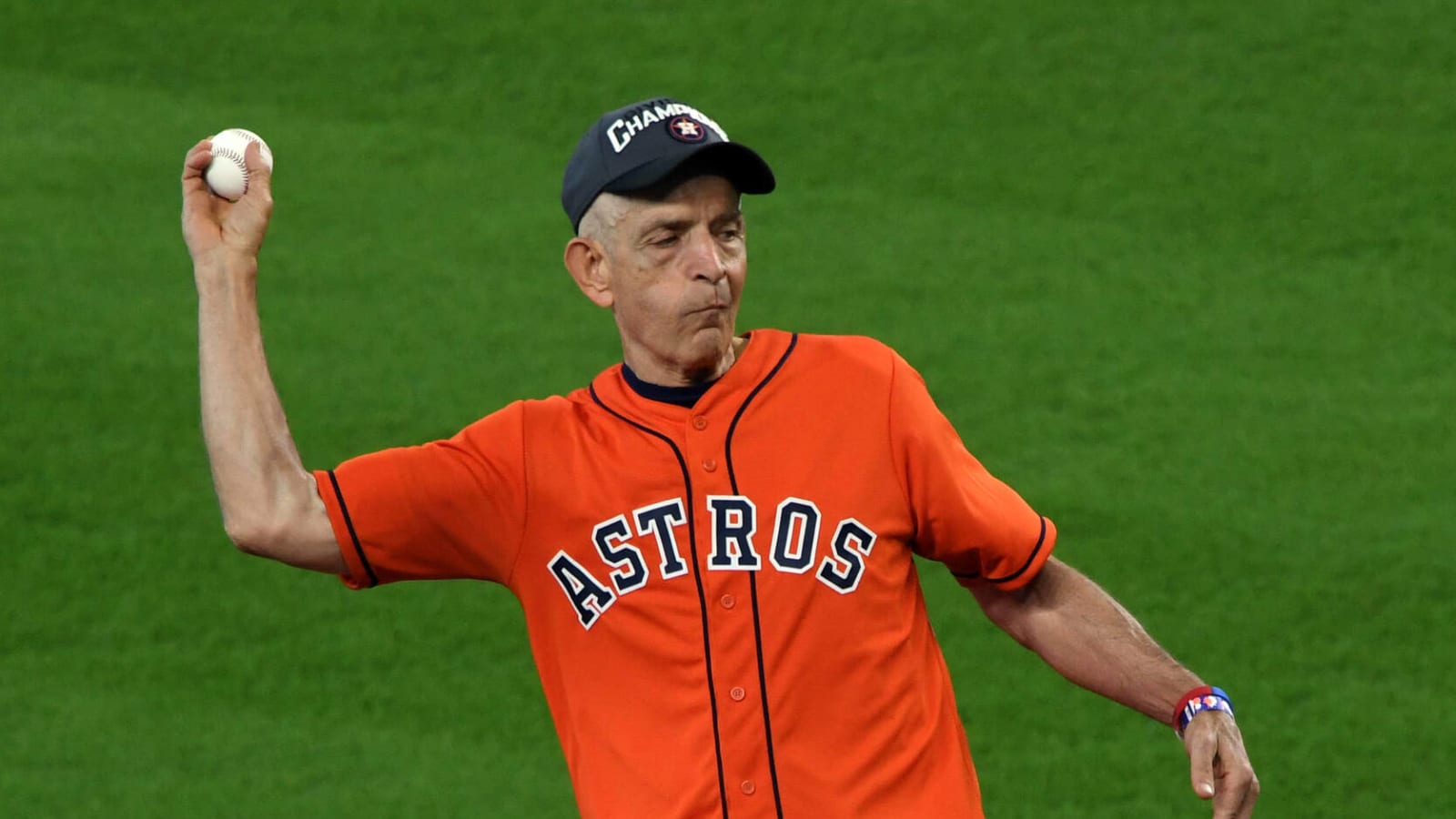"Mattress Mack" bets 625 sectionals on the Houston Astros