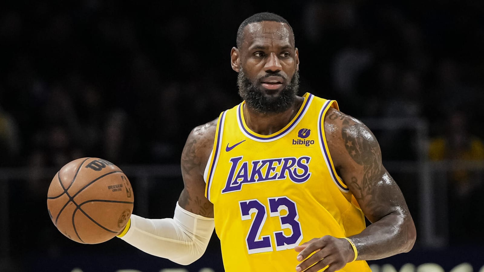 Watch: LeBron James has one-word answer to question about Lakers future