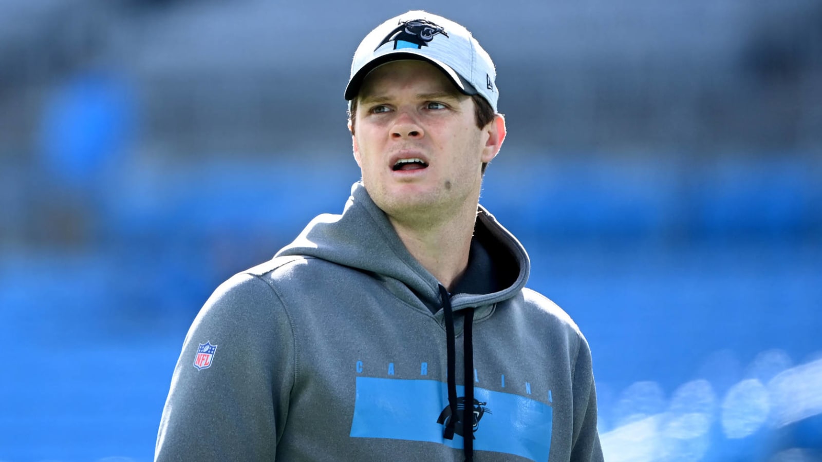 Panthers QB Sam Darnold to have MRI on shoulder