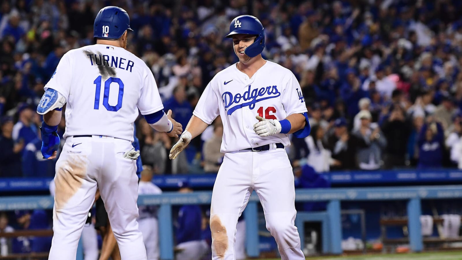 Dodgers' Will Smith hits homer thanks to opponent’s gaffe