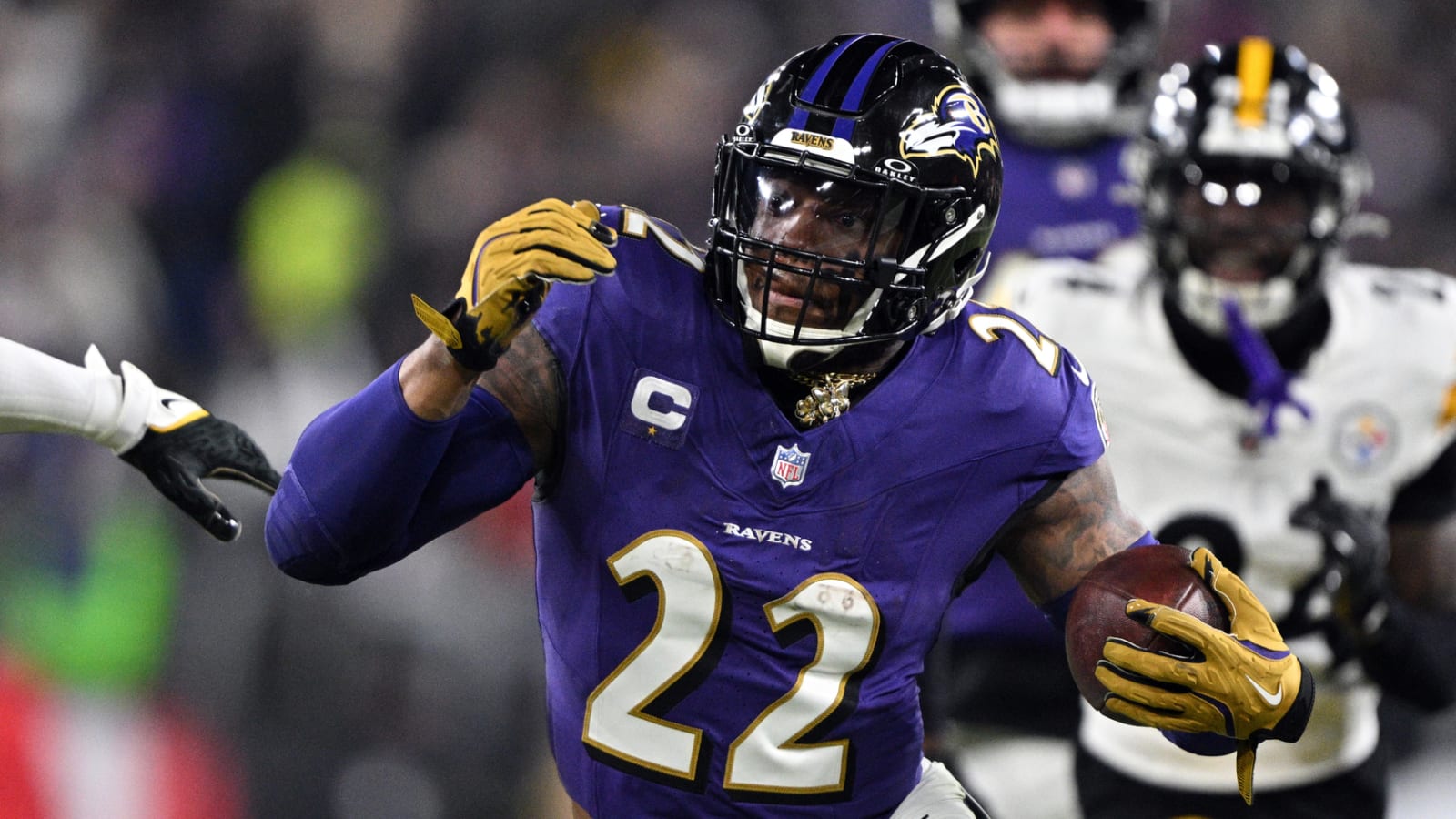 Watch: Ravens' Derrick Henry unleashes wicked stiff-arm in wild-card game