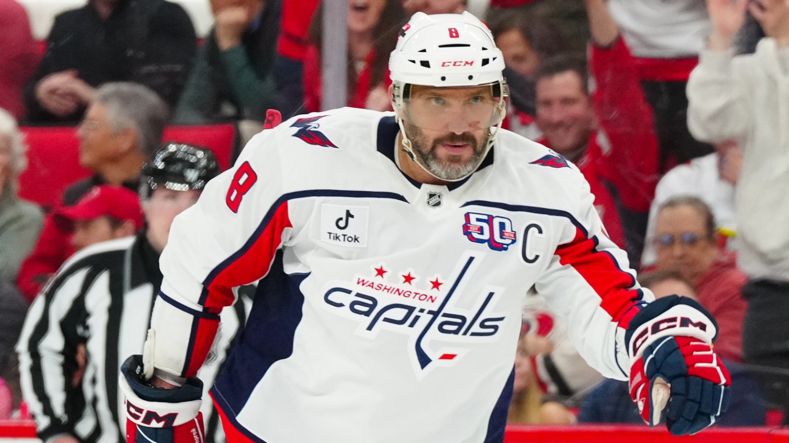 Alex Ovechkin scores goal No. 892, three from passing Gretzky