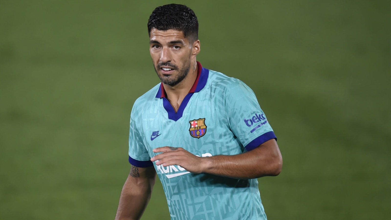 Report: Barcelona to relegate Luis Suarez to stands