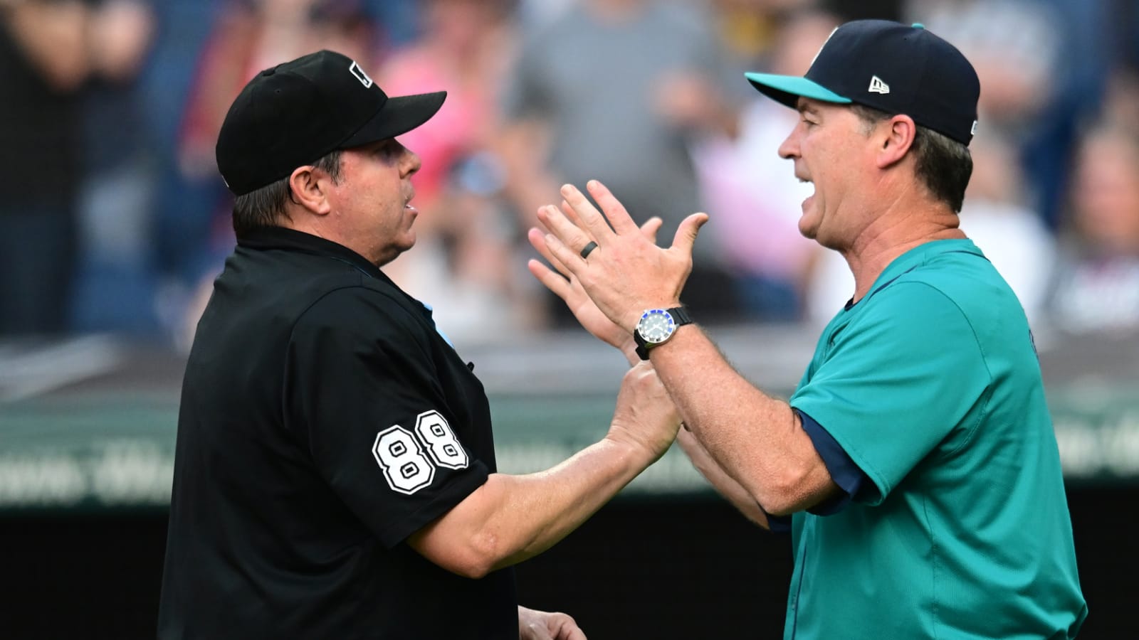 Crawford, Servais ejected from Mariners game after arguing call