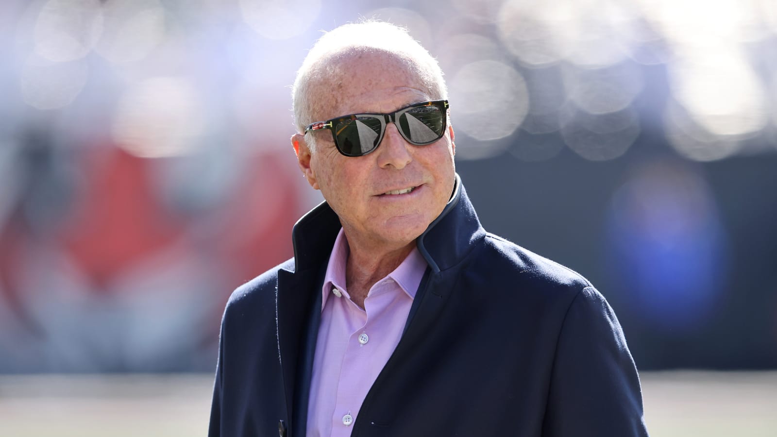 Eagles owner Jeffrey Lurie reportedly in running to buy top NBA team