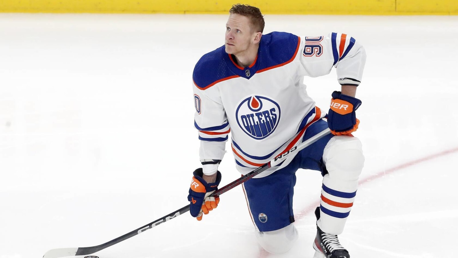 Corey Perry, Evander Kane exchange words on Oilers bench during Saturday night game against Flames