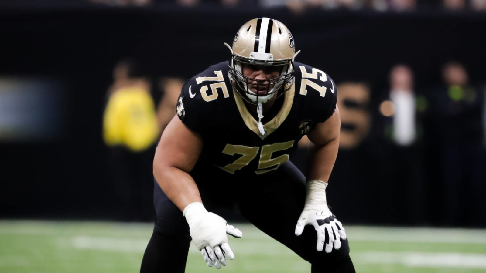 Saints offensive lineman Andrus Peat suffers broken thumb