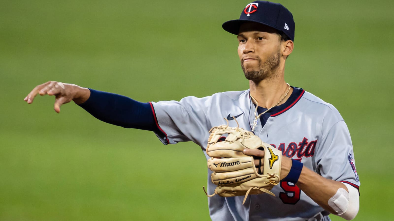 Report: Cubs signing Andrelton Simmons to one-year, $4M deal