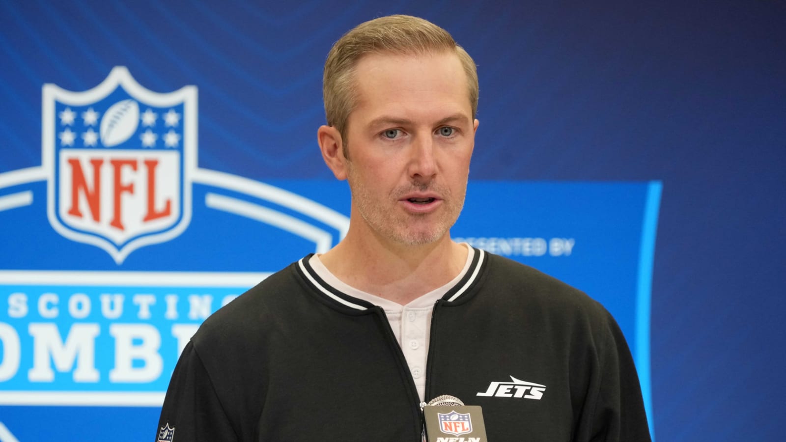 Jets eyeing modest free-agent QB addition?