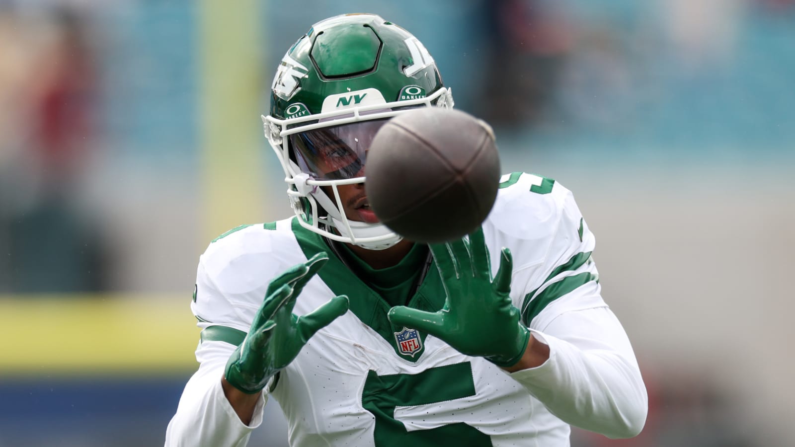 Jets fan favorite noncommittal to team amid chaos