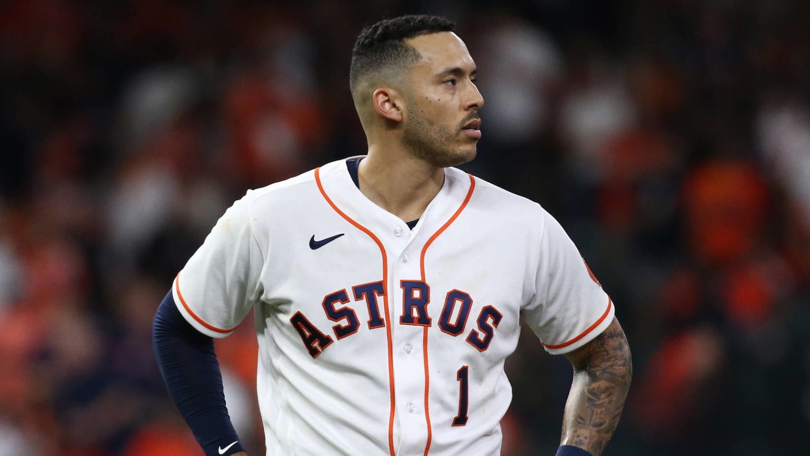 Carlos Correa willing to move to 3B for 'right team'?