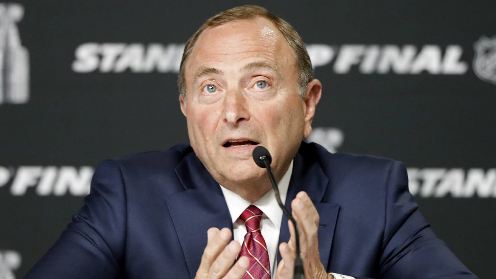 Gary Bettman: Coyotes 'committed' to Arizona