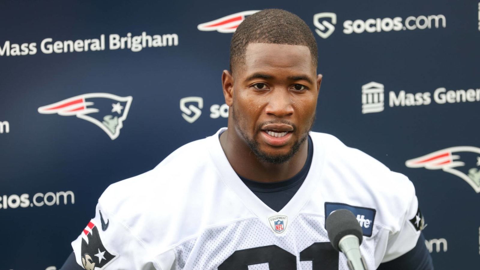 Jonnu Smith suffered low-ankle sprain in practice